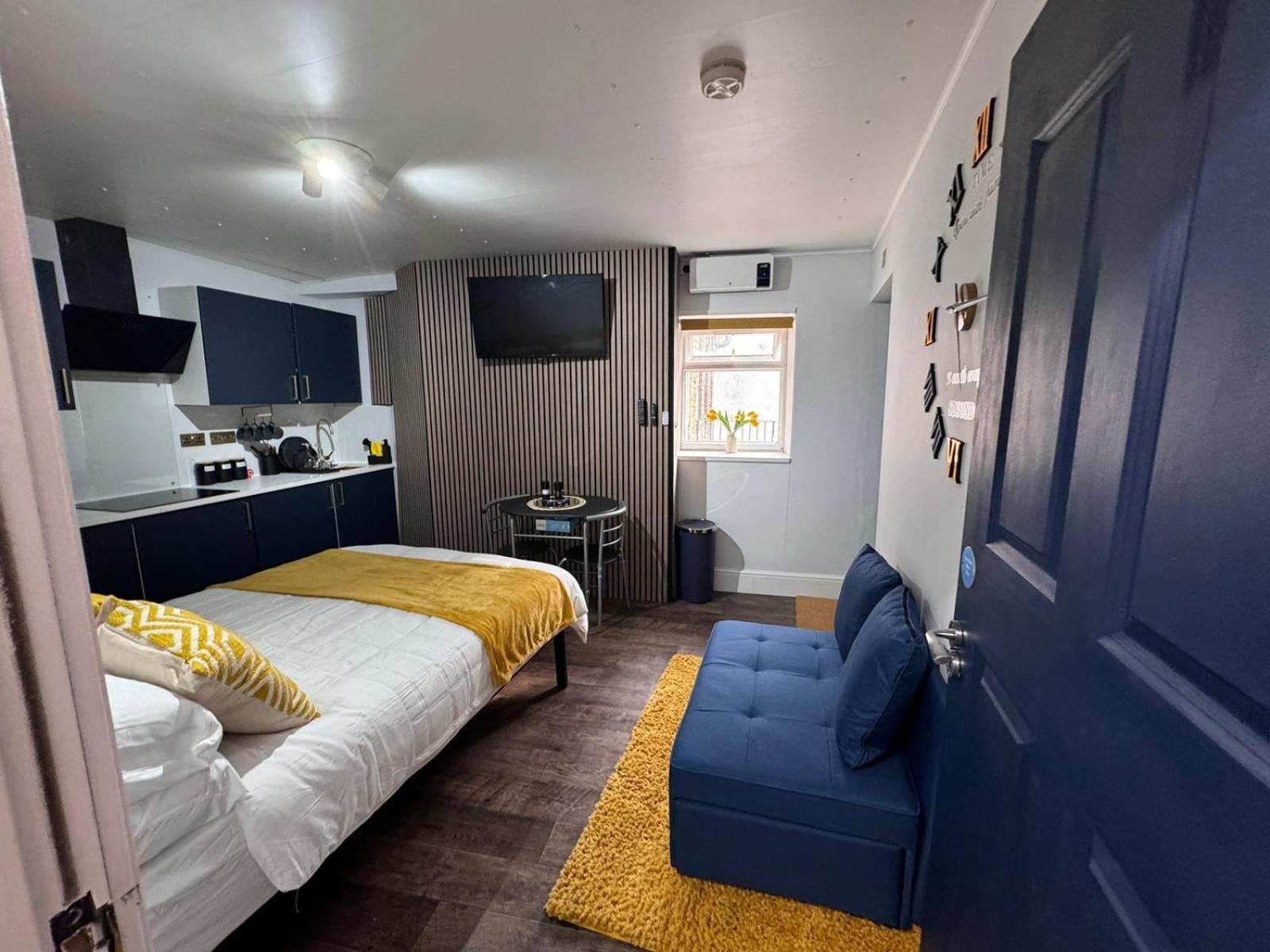 Newly Renovated Studio In Center Luton  Esterno foto